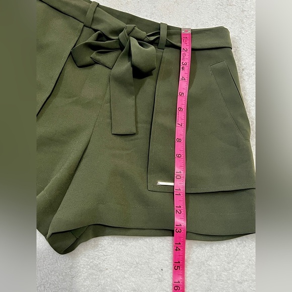 Ted Baker London Olive Tie Waist Paper Bag Trouser Shorts - Size 0 (27") - Picture 4 of 13